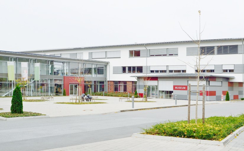 Aktuell: Ausstellung „Damals und heute“ von  Nikolaus Rode und Alwina Heinz. Russlanddeutsches Museum.